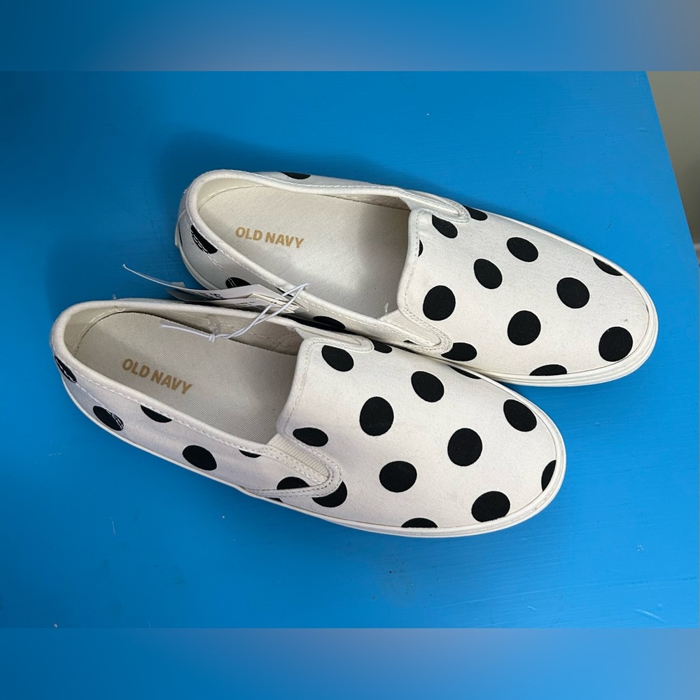 Old Navy White and Black Polka Dot Shoes